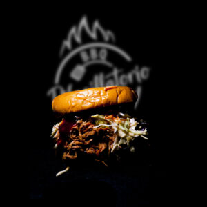 Pulled pork, ananas grigliato, cipolla crispy, bacon croccante, salsa 7 machos leggermente piccante (martedì)